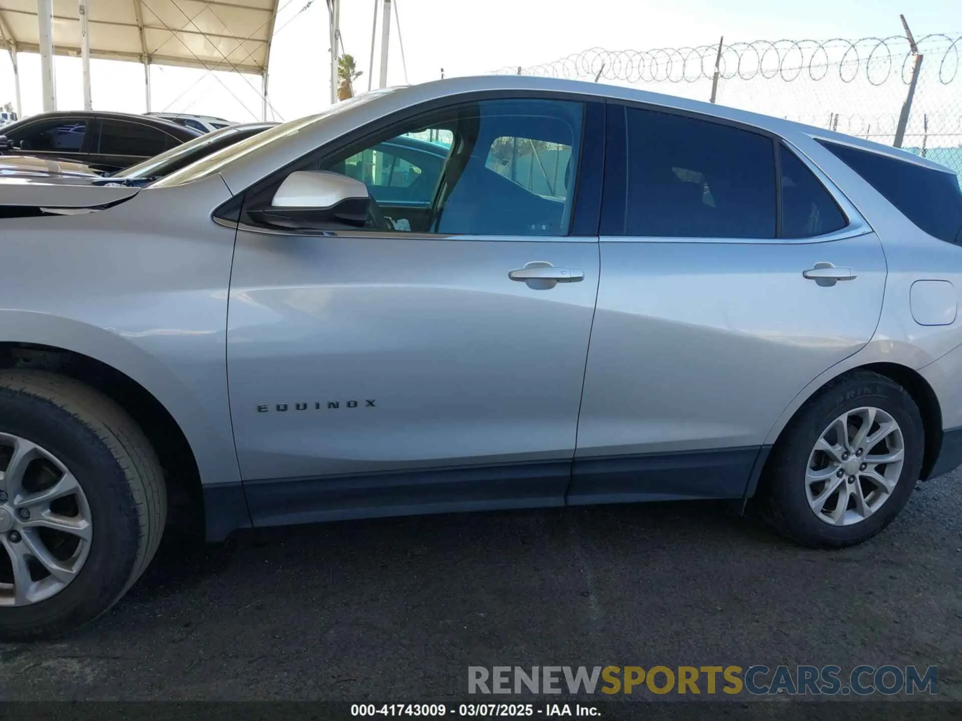 15 fotografías del automóvil dañado 3GNAXUEV0LS524054 CHEVROLET EQUINOX 2020