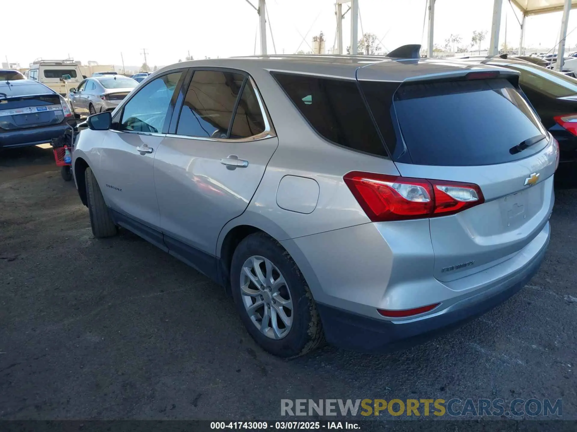 3 fotografías del automóvil dañado 3GNAXUEV0LS524054 CHEVROLET EQUINOX 2020