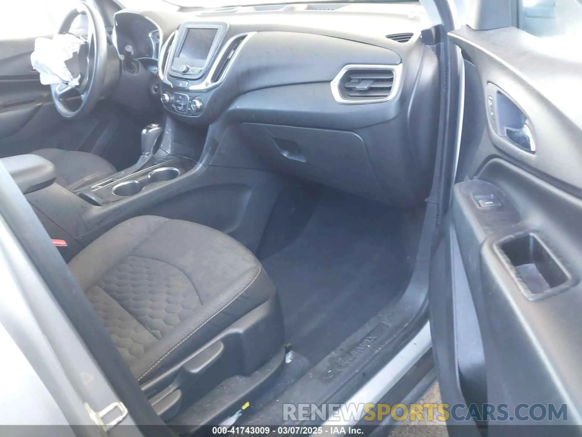 5 fotografías del automóvil dañado 3GNAXUEV0LS524054 CHEVROLET EQUINOX 2020