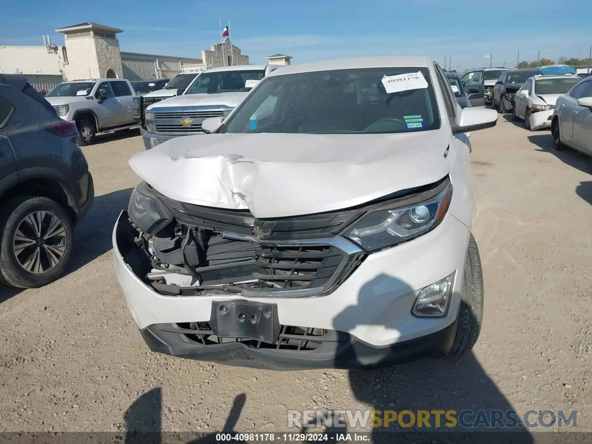 12 fotografías del automóvil dañado 3GNAXUEV1LL147311 CHEVROLET EQUINOX 2020