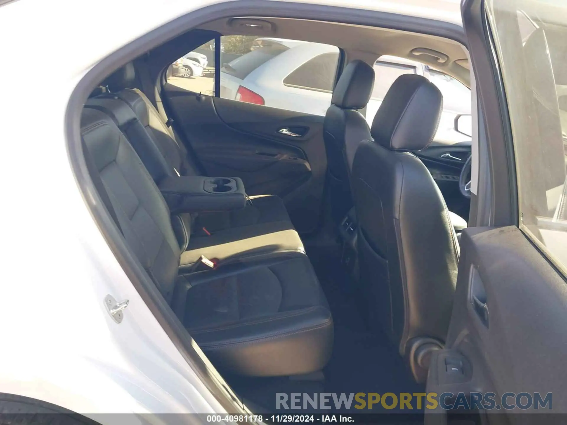 8 fotografías del automóvil dañado 3GNAXUEV1LL147311 CHEVROLET EQUINOX 2020