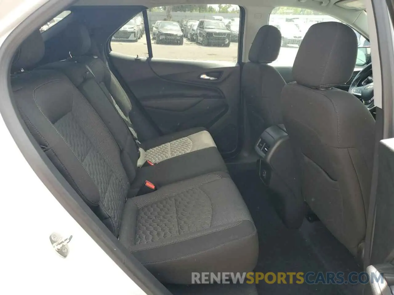 12 fotografías del automóvil dañado 3GNAXUEV1LS681947 CHEVROLET EQUINOX 2020