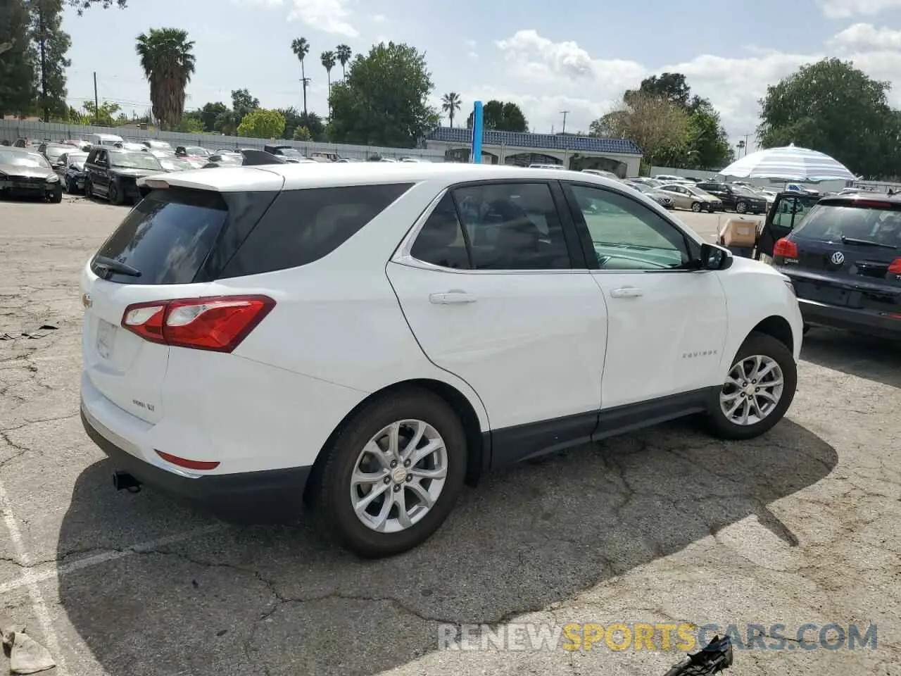 3 fotografías del automóvil dañado 3GNAXUEV1LS681947 CHEVROLET EQUINOX 2020