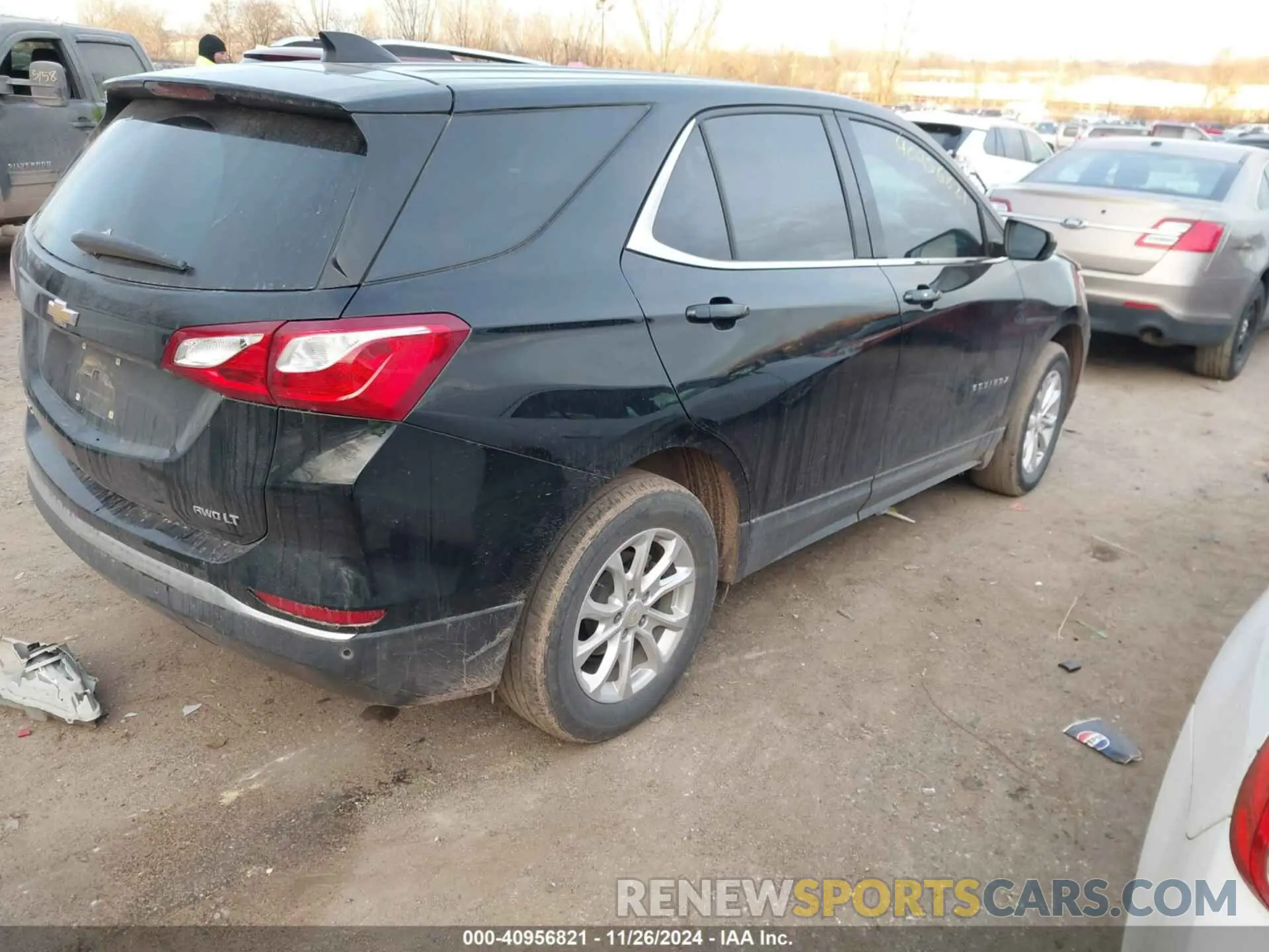 4 fotografías del automóvil dañado 3GNAXUEV2LL332032 CHEVROLET EQUINOX 2020
