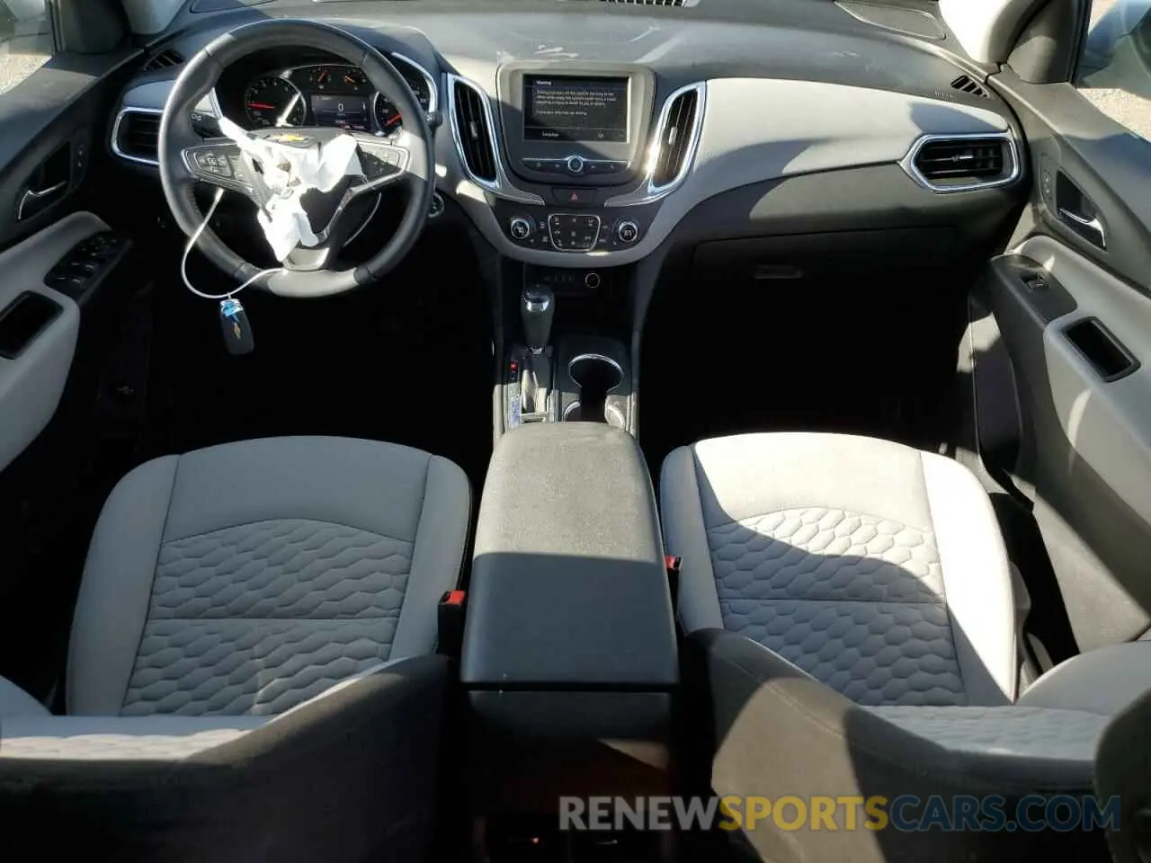 8 fotografías del automóvil dañado 3GNAXUEV2LS714681 CHEVROLET EQUINOX 2020