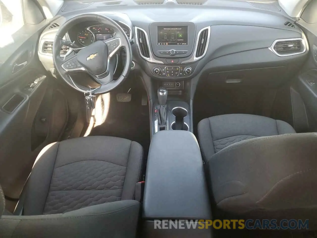 8 fotografías del automóvil dañado 3GNAXUEV4LL257494 CHEVROLET EQUINOX 2020