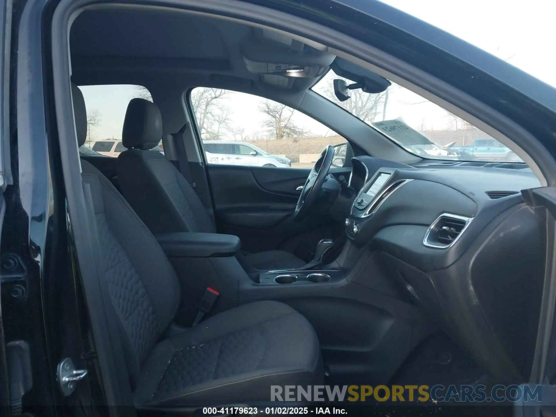 5 fotografías del automóvil dañado 3GNAXUEV5LL319761 CHEVROLET EQUINOX 2020