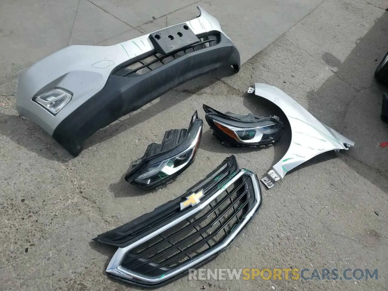 13 fotografías del automóvil dañado 3GNAXUEV5LS575078 CHEVROLET EQUINOX 2020