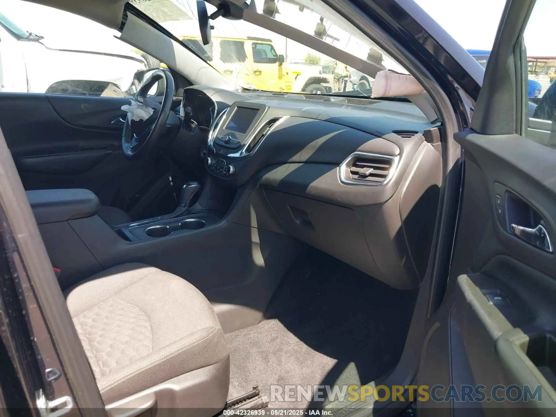 5 fotografías del automóvil dañado 3GNAXUEV5LS732284 CHEVROLET EQUINOX 2020