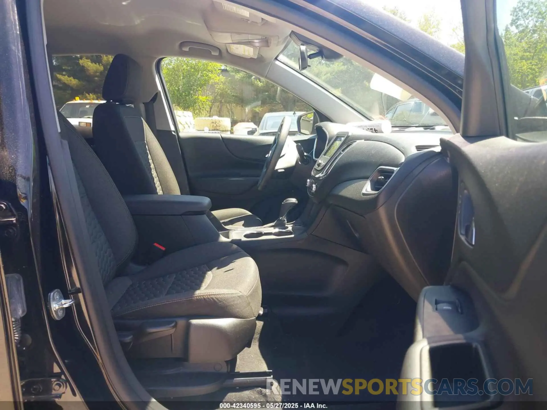 5 fotografías del automóvil dañado 3GNAXUEV6LL108259 CHEVROLET EQUINOX 2020