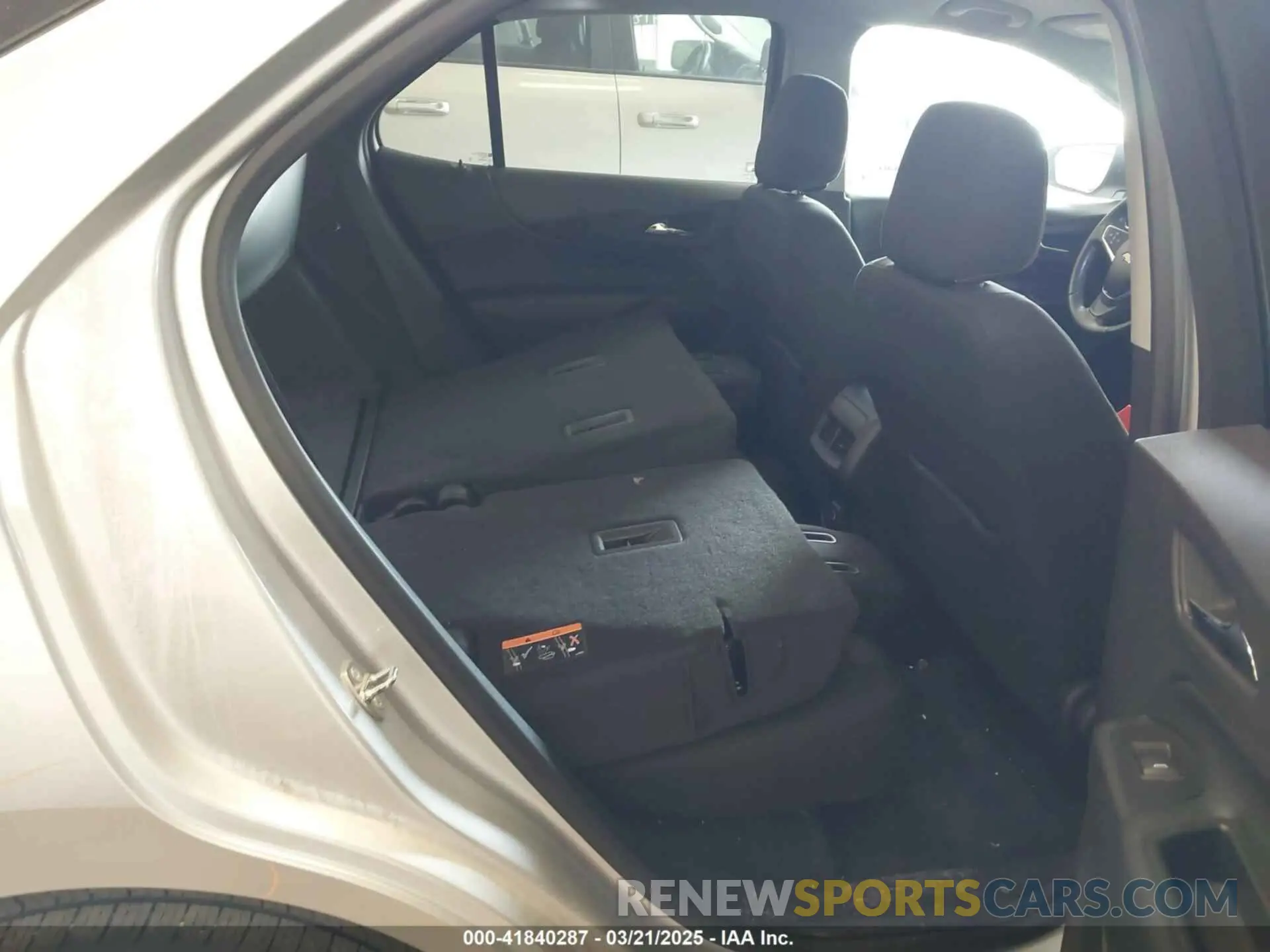 8 fotografías del automóvil dañado 3GNAXUEV6LS514791 CHEVROLET EQUINOX 2020