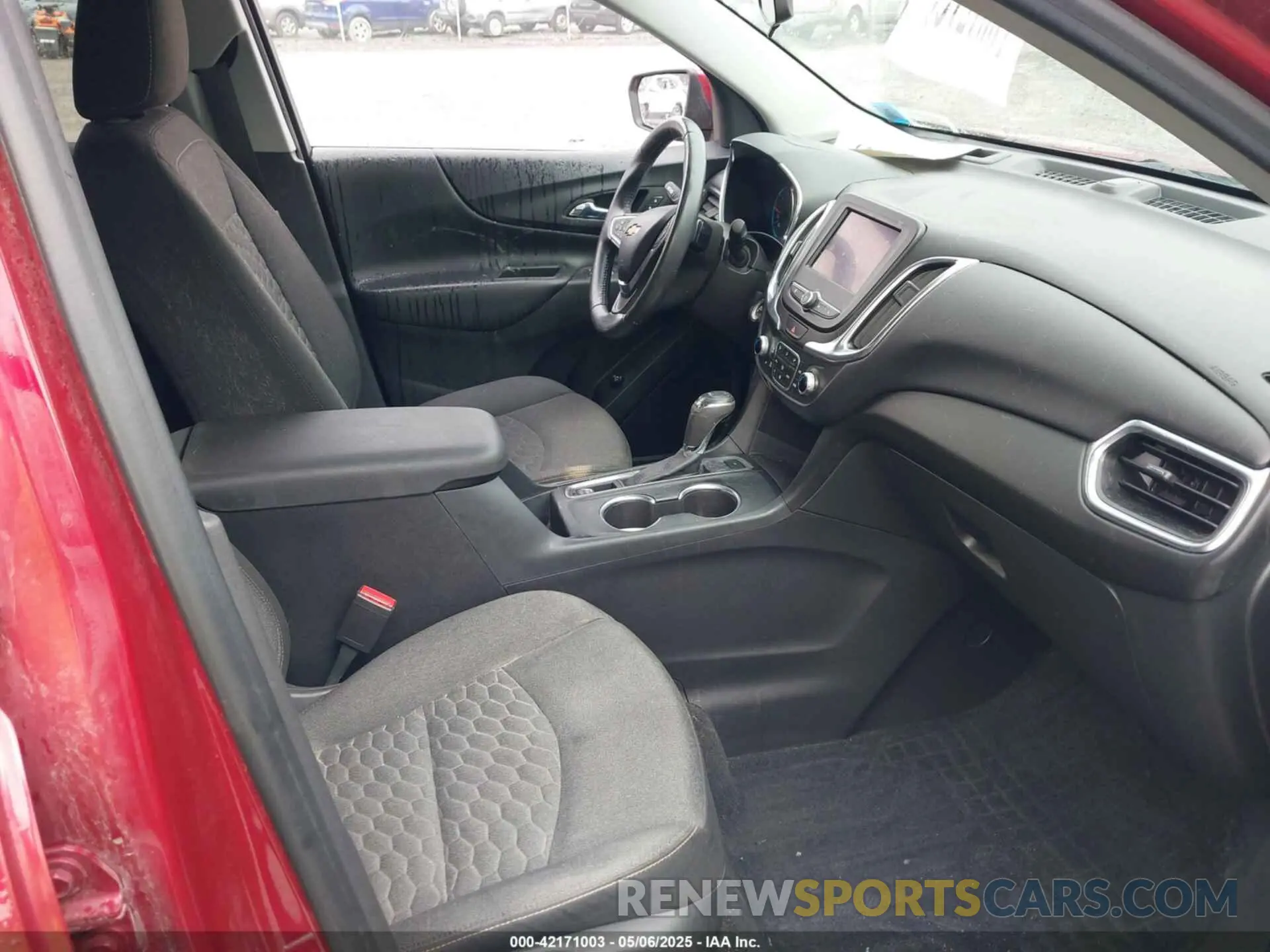 5 fotografías del automóvil dañado 3GNAXUEV6LS640732 CHEVROLET EQUINOX 2020