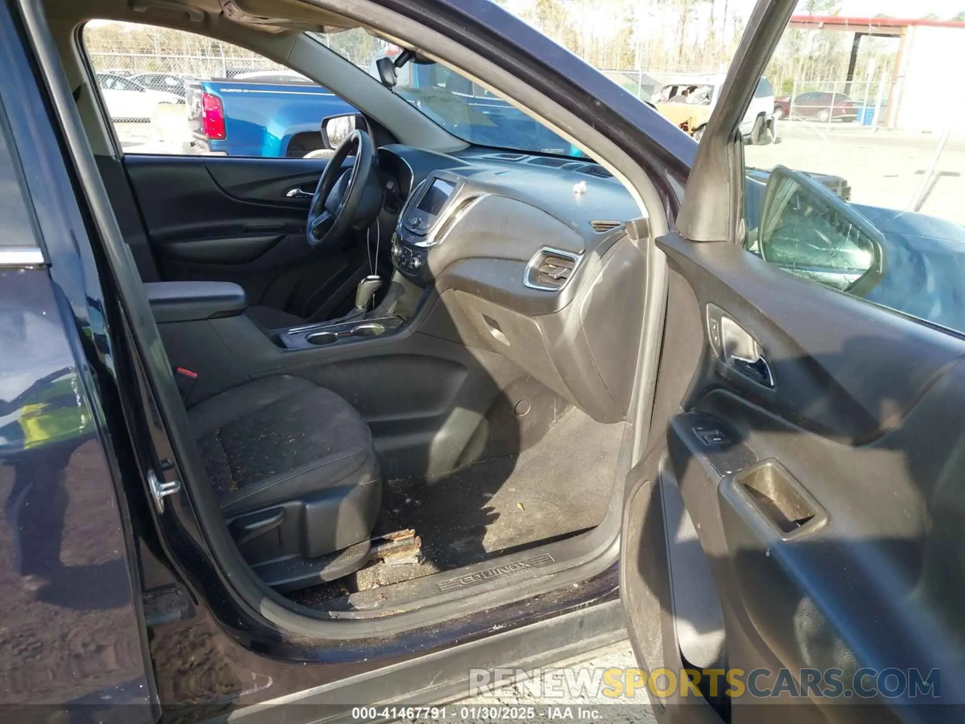 5 fotografías del automóvil dañado 3GNAXUEV7LS511074 CHEVROLET EQUINOX 2020