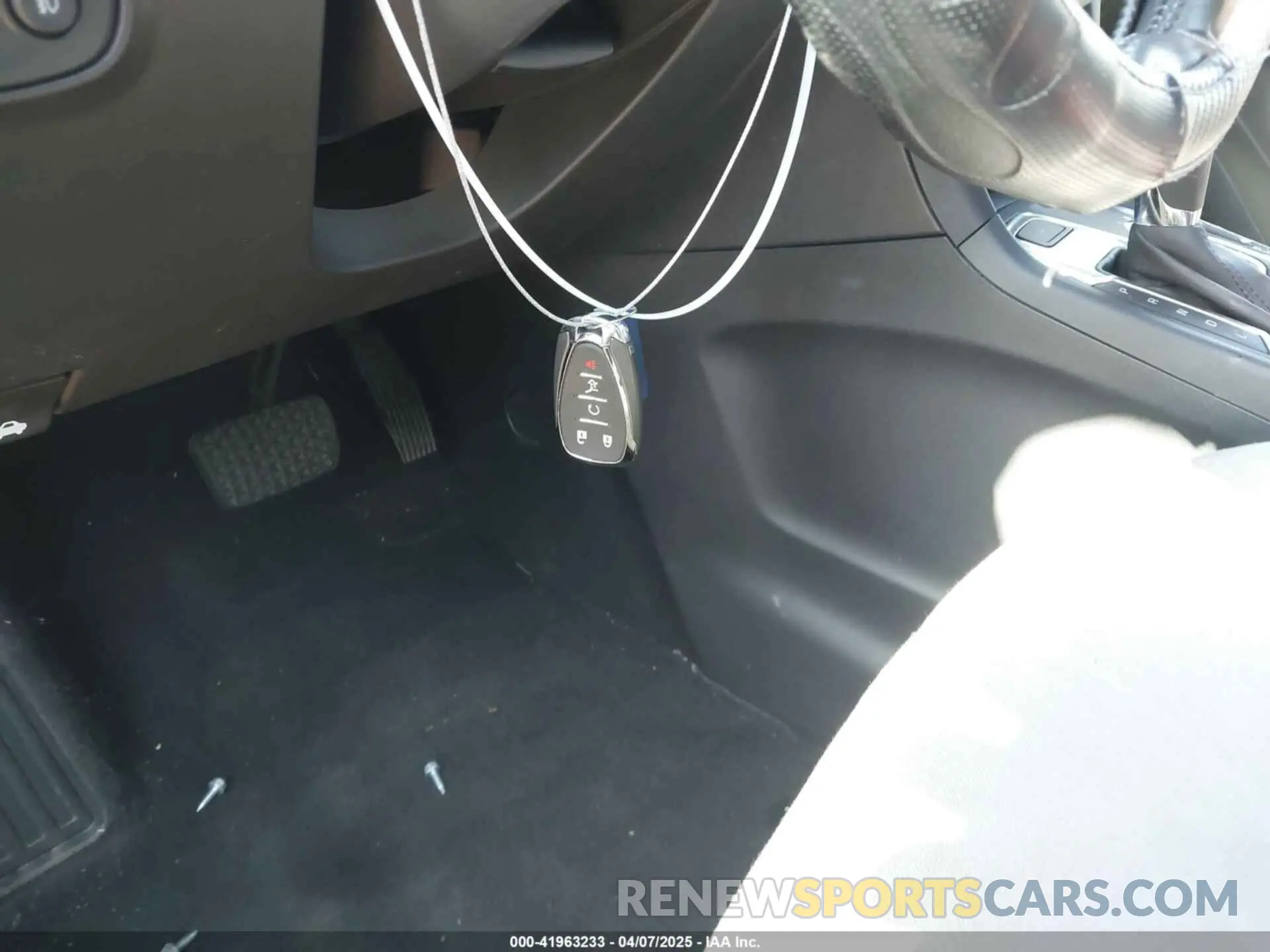 11 fotografías del automóvil dañado 3GNAXUEV8LS681525 CHEVROLET EQUINOX 2020