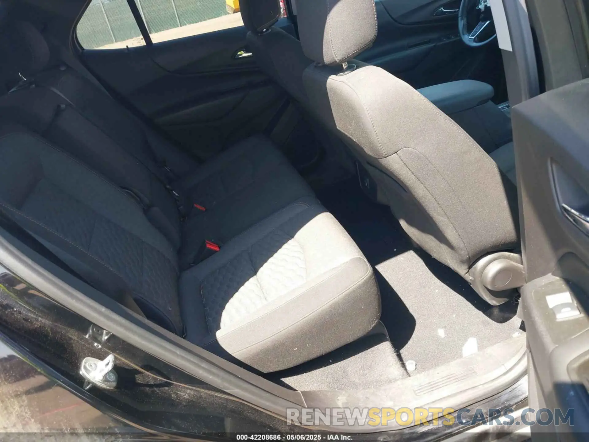 8 fotografías del automóvil dañado 3GNAXUEVXLL267186 CHEVROLET EQUINOX 2020