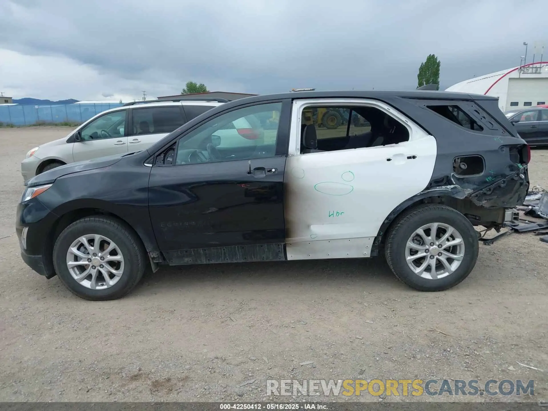 15 fotografías del automóvil dañado 3GNAXUEVXLL336801 CHEVROLET EQUINOX 2020