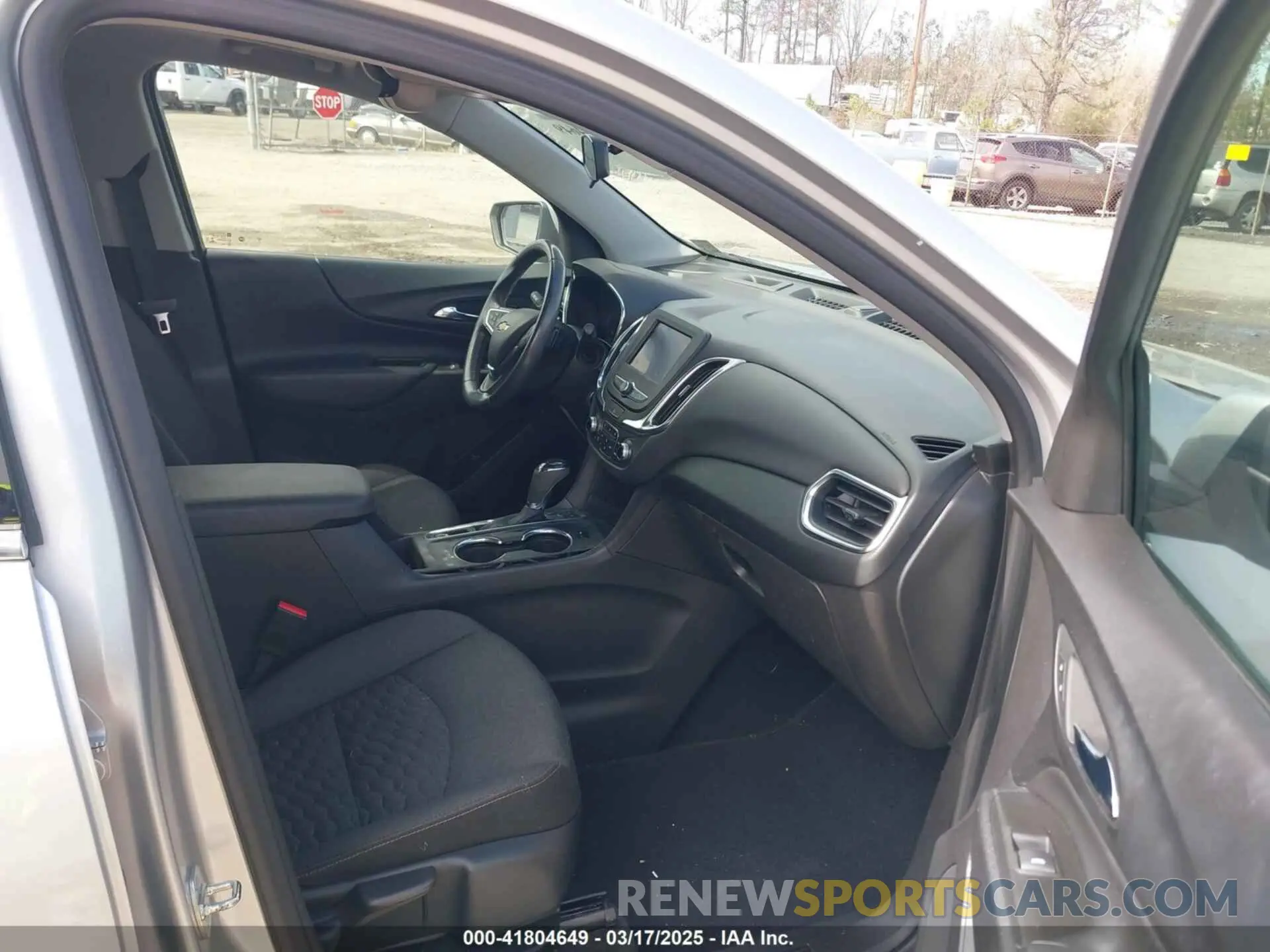 5 fotografías del automóvil dañado 3GNAXVEX8LS660861 CHEVROLET EQUINOX 2020