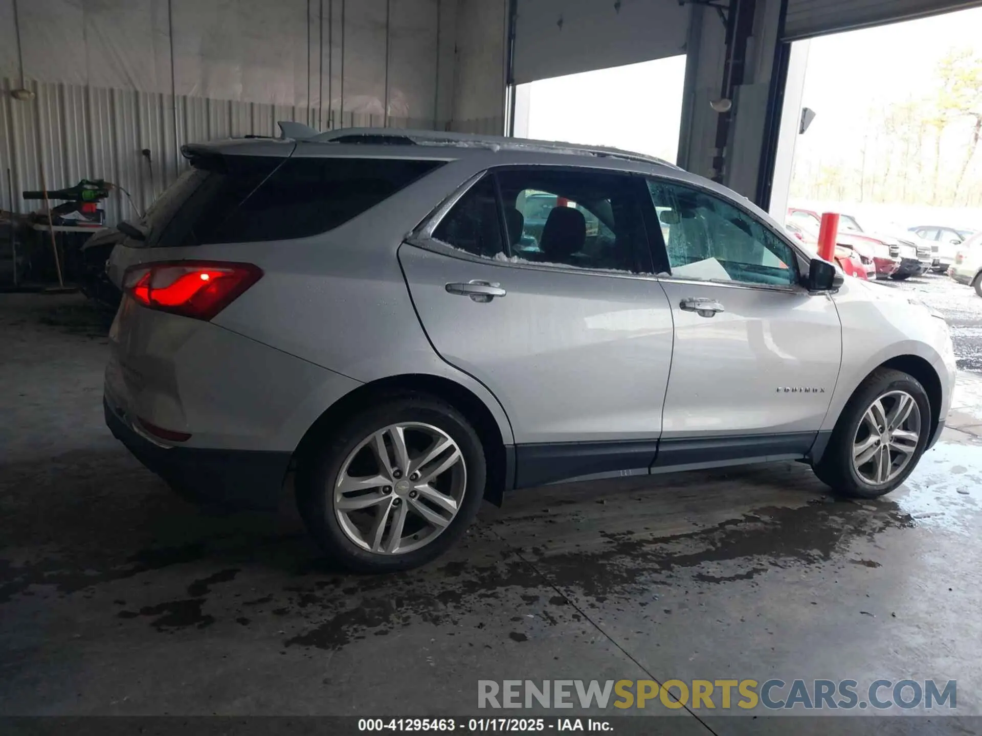 13 fotografías del automóvil dañado 3GNAXYEX0LS525147 CHEVROLET EQUINOX 2020