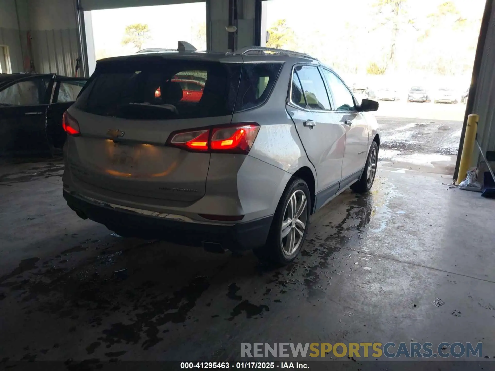 4 fotografías del automóvil dañado 3GNAXYEX0LS525147 CHEVROLET EQUINOX 2020