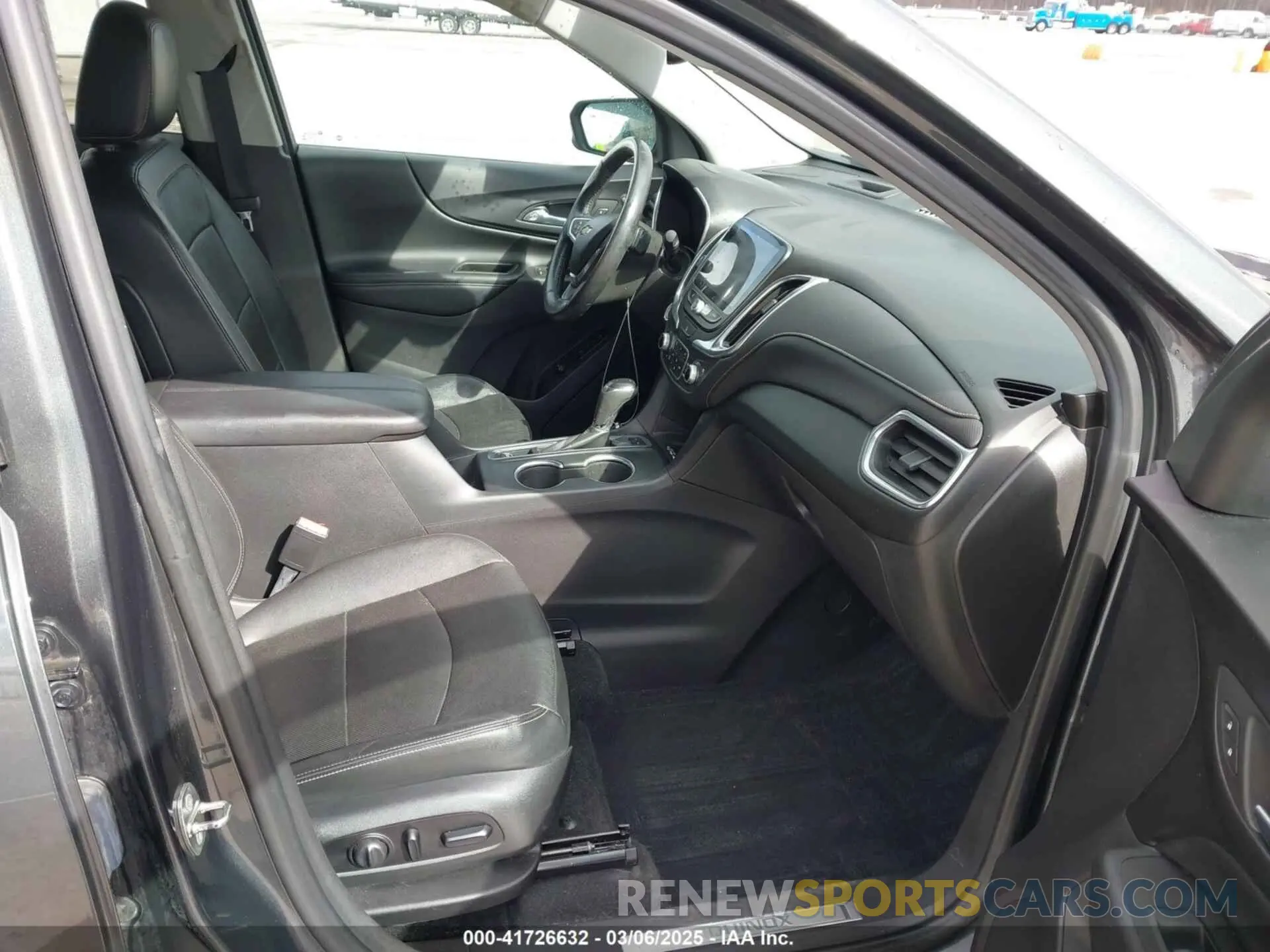 5 fotografías del automóvil dañado 3GNAXYEXXLS631489 CHEVROLET EQUINOX 2020