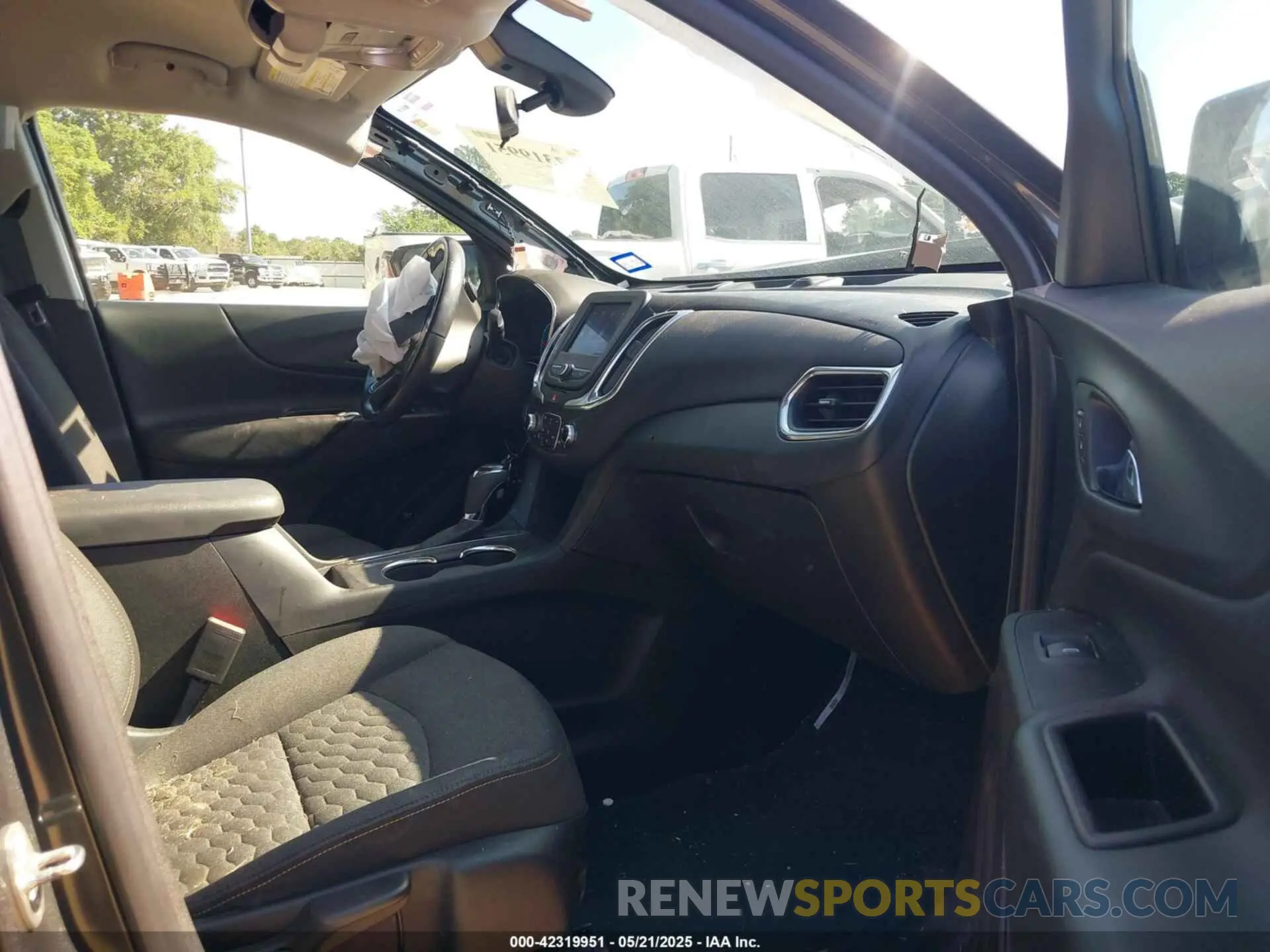 5 fotografías del automóvil dañado 02GNAXKEV3M612957 CHEVROLET EQUINOX 2021