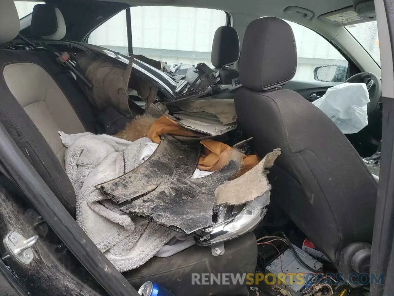 11 fotografías del automóvil dañado 2GNAXFEV8M6123007 CHEVROLET EQUINOX 2021