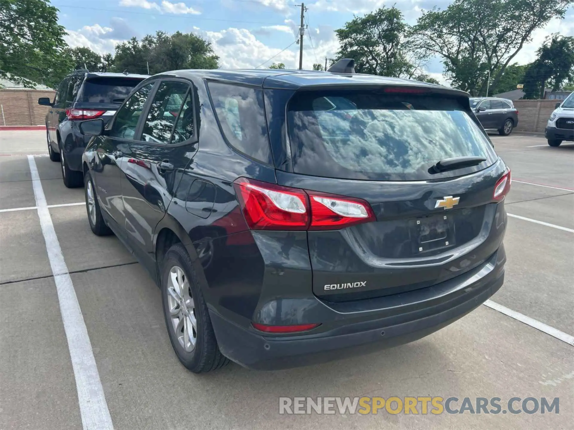 17 fotografías del automóvil dañado 2GNAXFEV8M6145413 CHEVROLET EQUINOX 2021