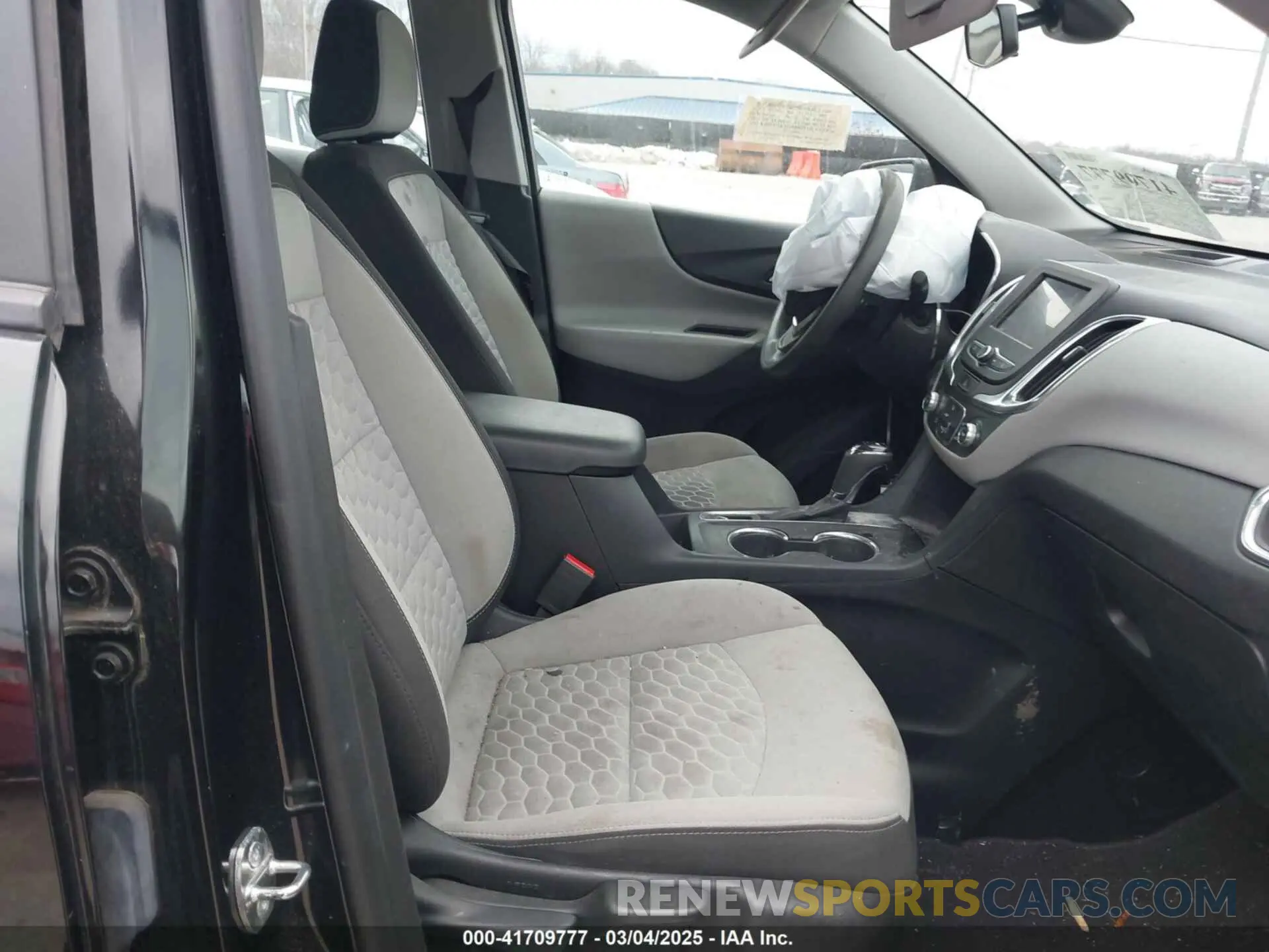 5 fotografías del automóvil dañado 2GNAXHEV0M6109954 CHEVROLET EQUINOX 2021