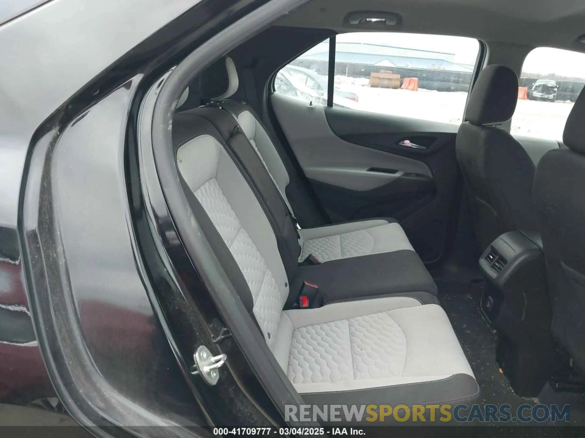 8 fotografías del automóvil dañado 2GNAXHEV0M6109954 CHEVROLET EQUINOX 2021