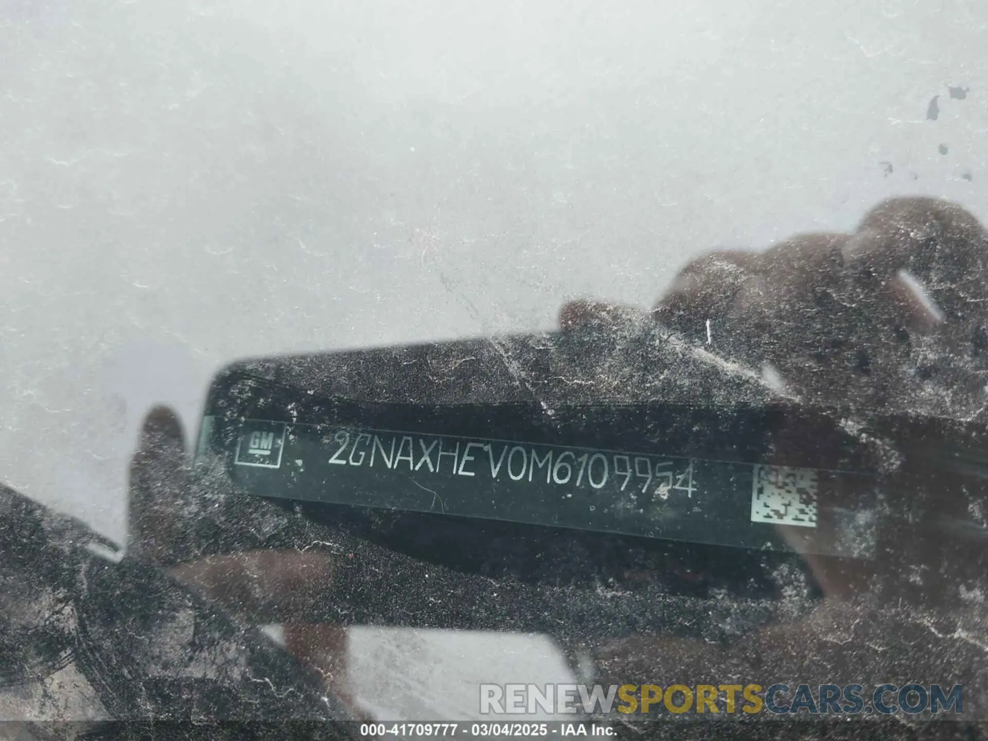9 fotografías del automóvil dañado 2GNAXHEV0M6109954 CHEVROLET EQUINOX 2021