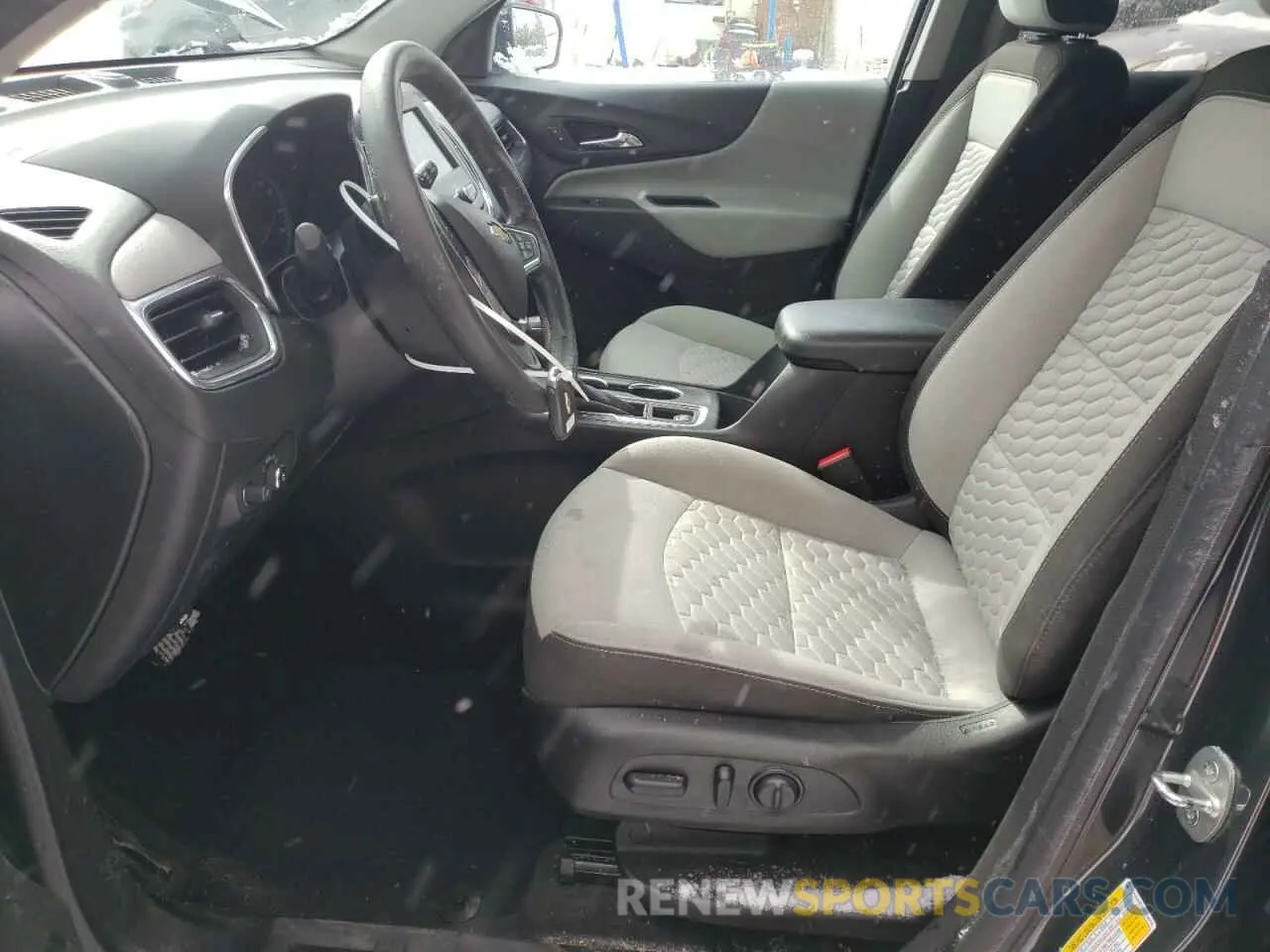 7 fotografías del automóvil dañado 2GNAXHEV0M6144705 CHEVROLET EQUINOX 2021