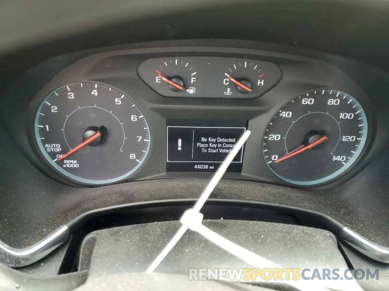 9 fotografías del automóvil dañado 2GNAXHEV0M6156241 CHEVROLET EQUINOX 2021
