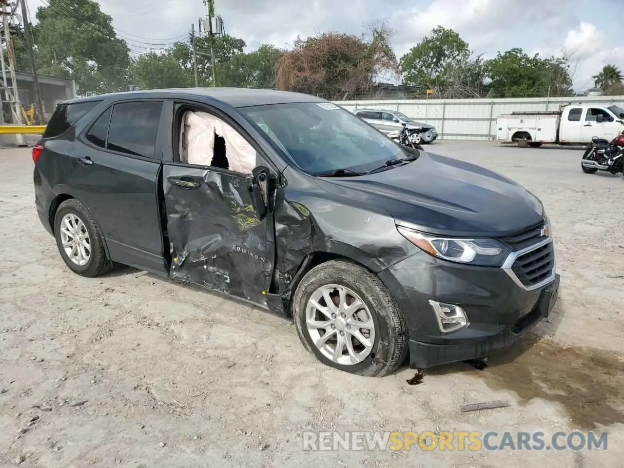 4 fotografías del automóvil dañado 2GNAXHEV1M6143031 CHEVROLET EQUINOX 2021