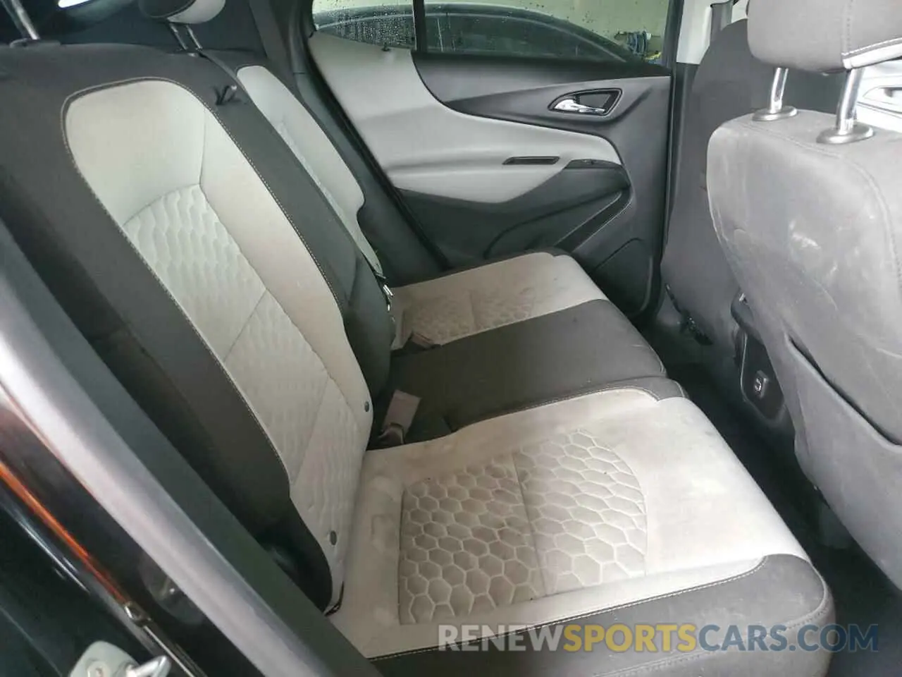 11 fotografías del automóvil dañado 2GNAXHEV1M6147113 CHEVROLET EQUINOX 2021