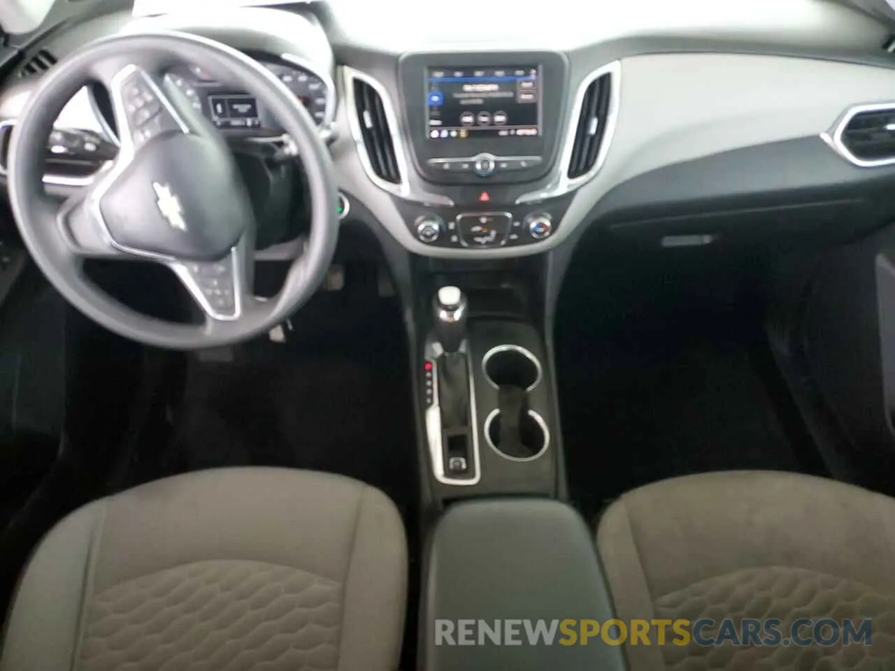 8 fotografías del automóvil dañado 2GNAXHEV1M6147113 CHEVROLET EQUINOX 2021