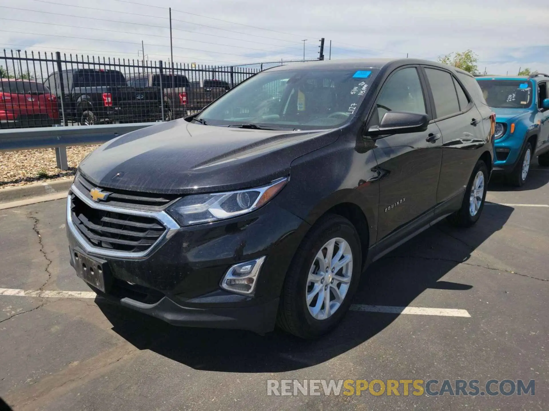 14 fotografías del automóvil dañado 2GNAXHEV2M6116582 CHEVROLET EQUINOX 2021