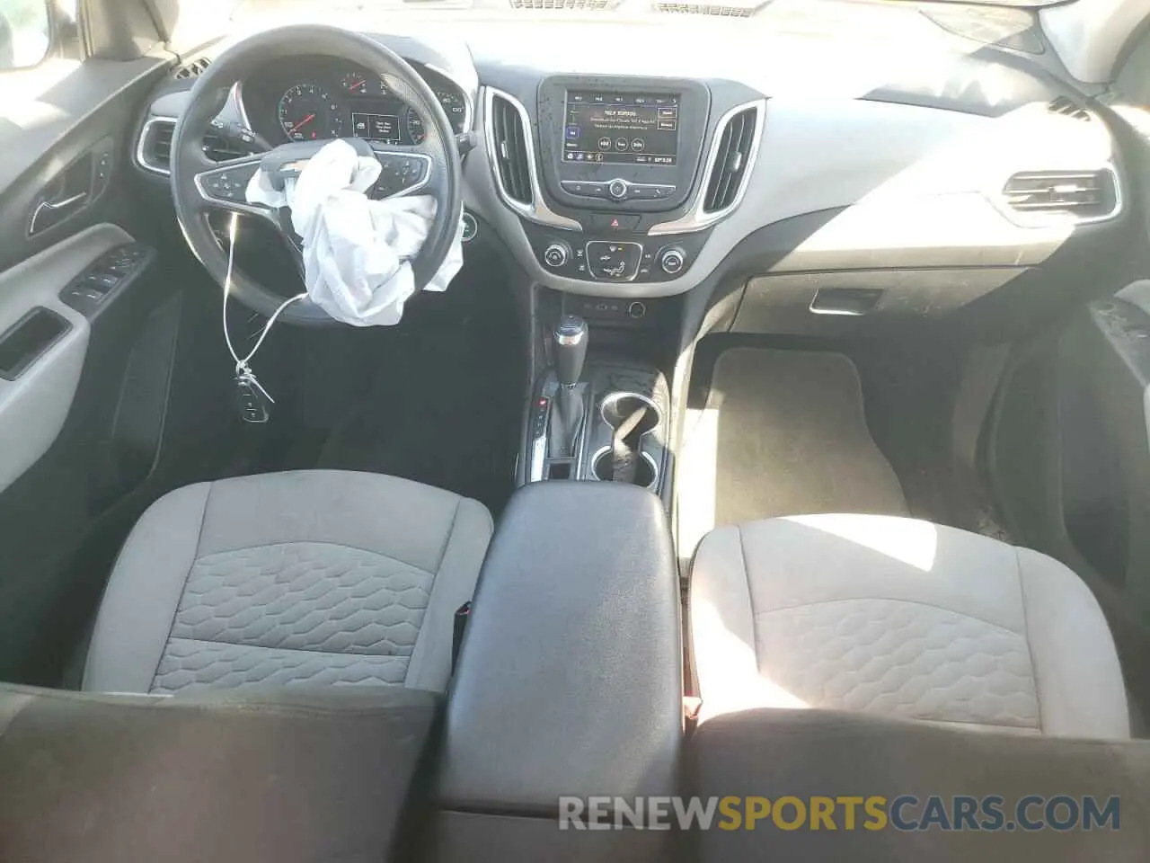 8 fotografías del automóvil dañado 2GNAXHEV3M6104103 CHEVROLET EQUINOX 2021