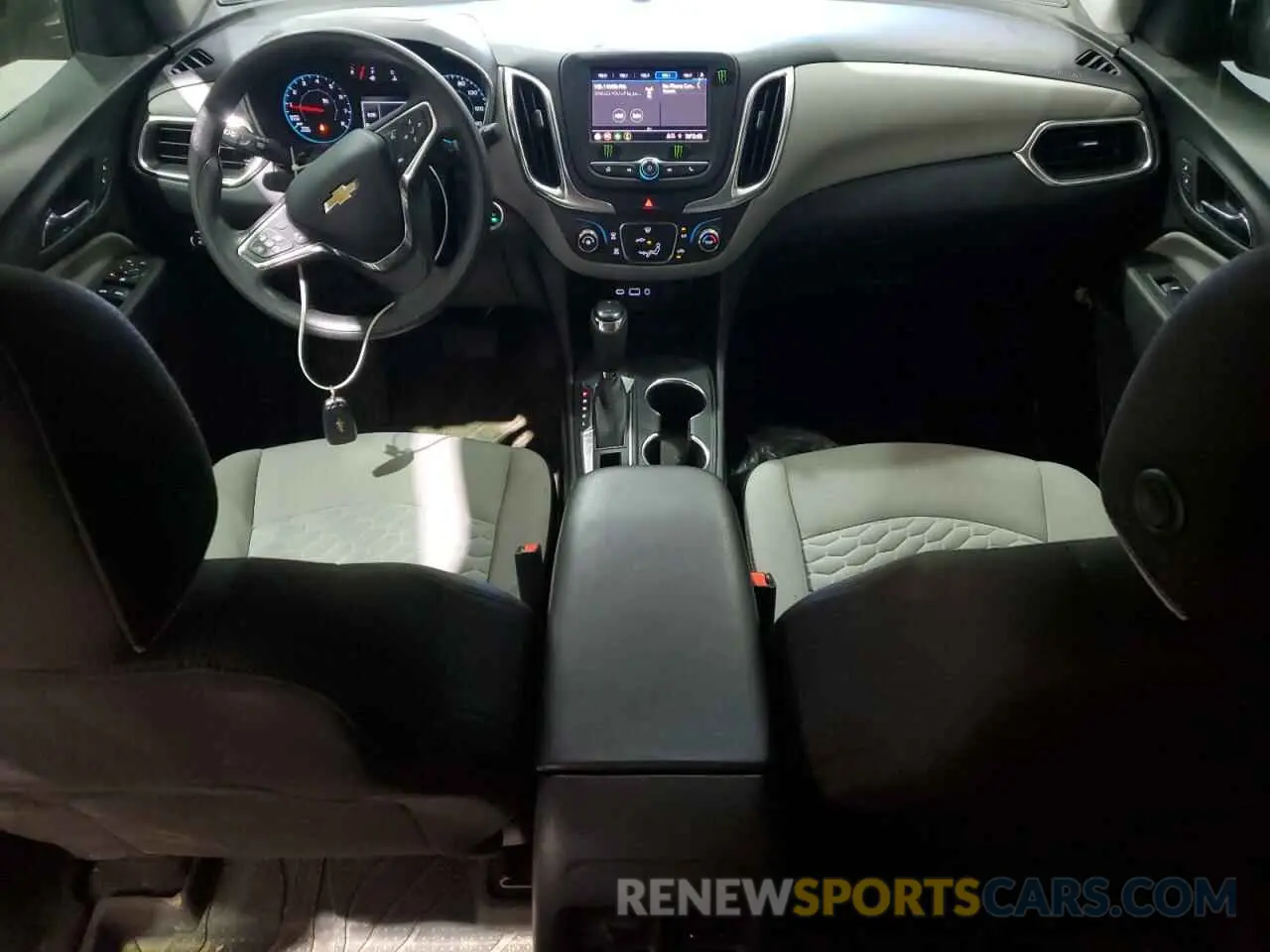 8 fotografías del automóvil dañado 2GNAXHEV3M6138980 CHEVROLET EQUINOX 2021