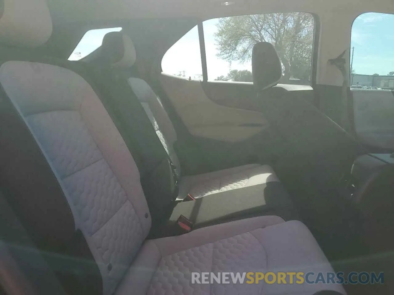 11 fotografías del automóvil dañado 2GNAXHEV5M6152041 CHEVROLET EQUINOX 2021