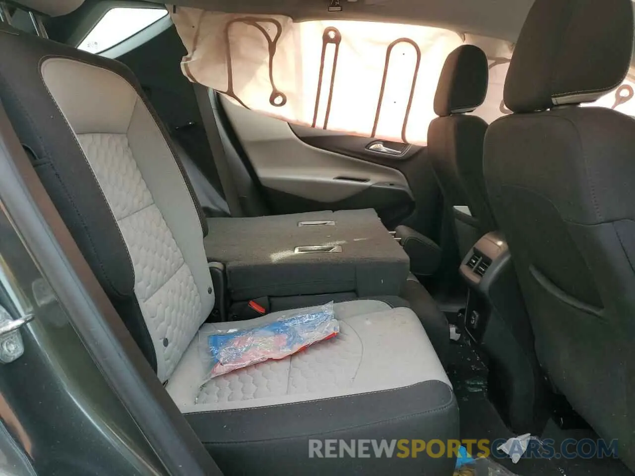 11 fotografías del automóvil dañado 2GNAXHEV6M6114026 CHEVROLET EQUINOX 2021