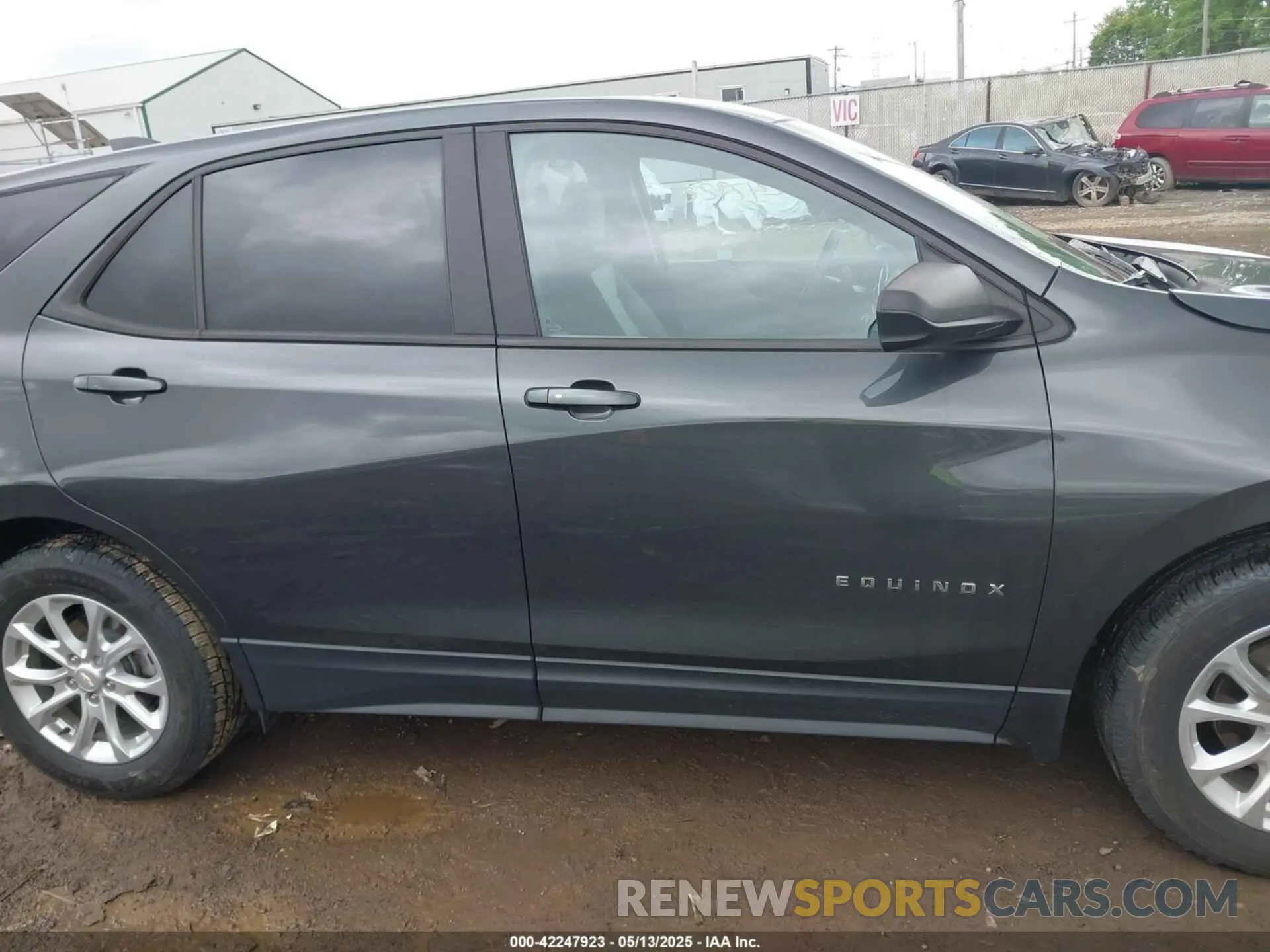 13 fotografías del automóvil dañado 2GNAXHEV7M6108543 CHEVROLET EQUINOX 2021