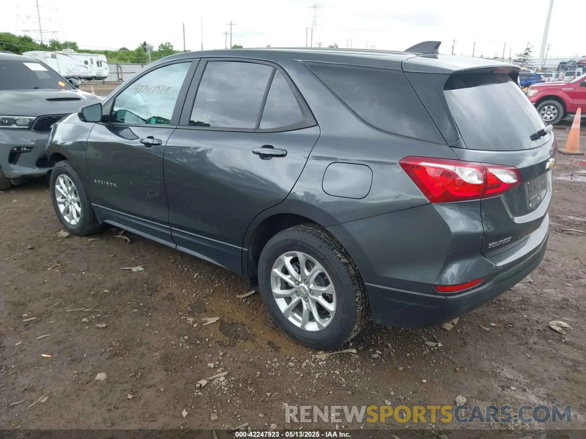 3 fotografías del automóvil dañado 2GNAXHEV7M6108543 CHEVROLET EQUINOX 2021