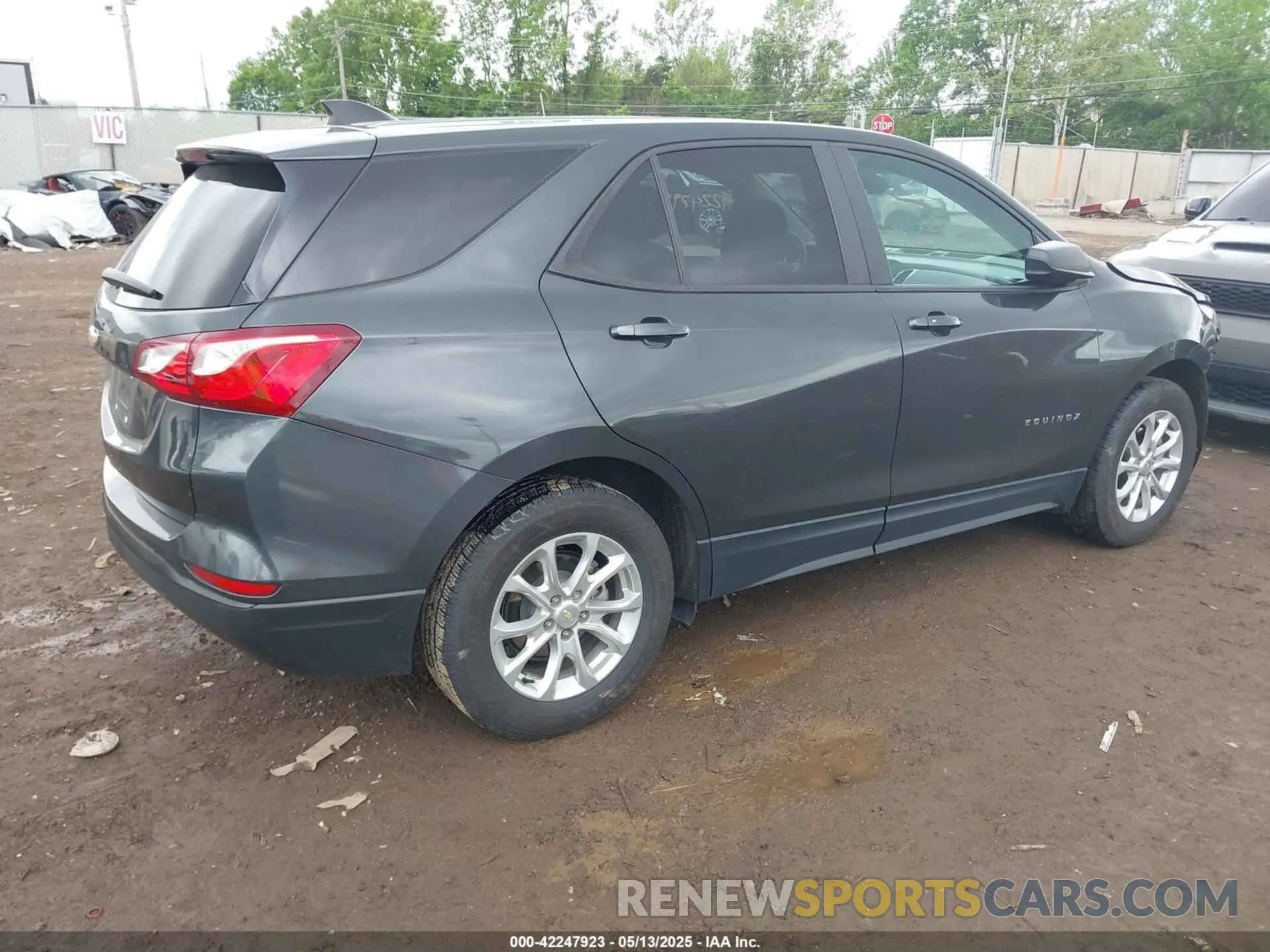 4 fotografías del automóvil dañado 2GNAXHEV7M6108543 CHEVROLET EQUINOX 2021
