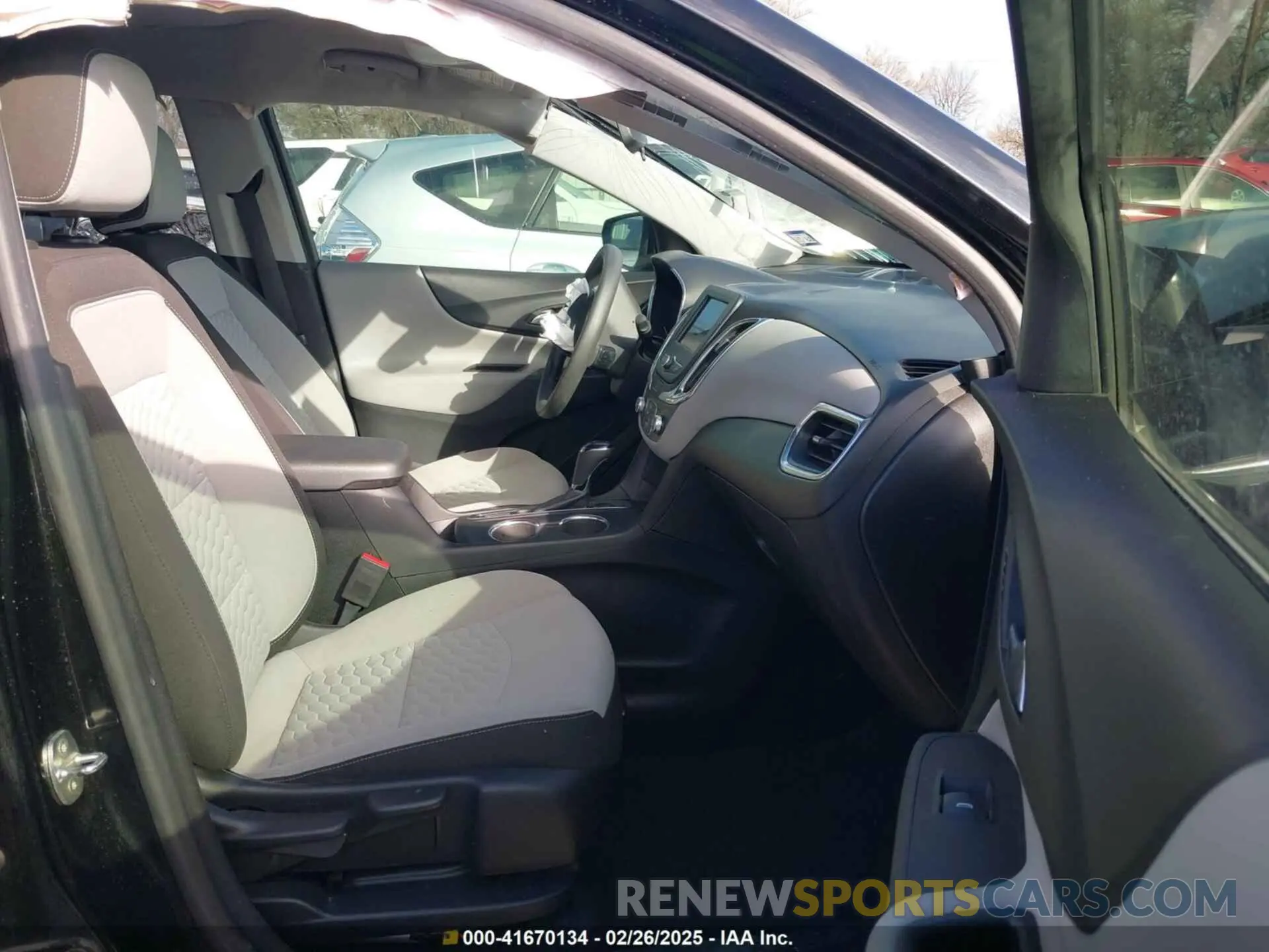 5 fotografías del automóvil dañado 2GNAXHEV7M6113533 CHEVROLET EQUINOX 2021