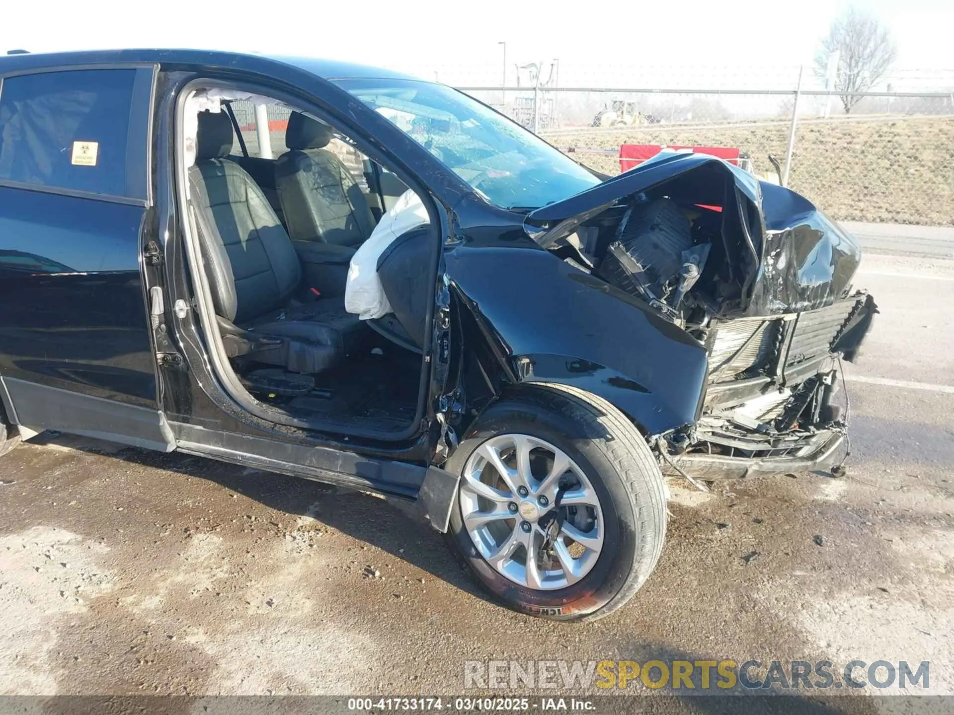 13 fotografías del automóvil dañado 2GNAXHEV7M6132924 CHEVROLET EQUINOX 2021