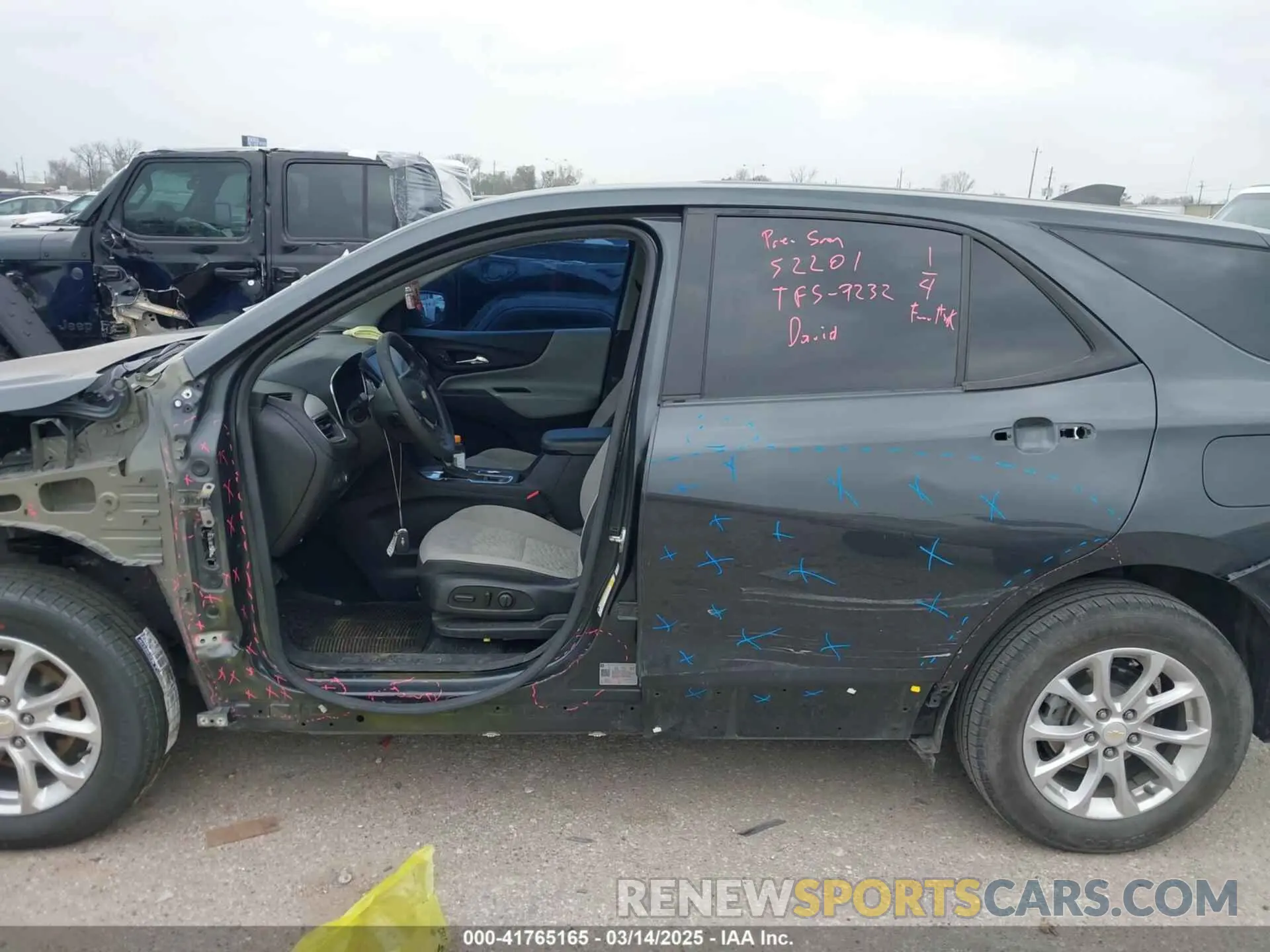 14 fotografías del automóvil dañado 2GNAXHEV7M6152848 CHEVROLET EQUINOX 2021
