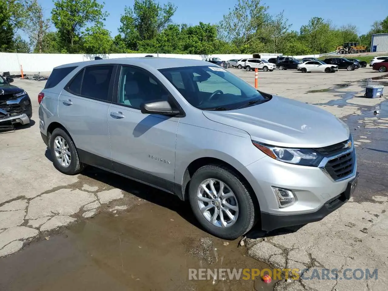4 fotografías del automóvil dañado 2GNAXHEV7M6159315 CHEVROLET EQUINOX 2021