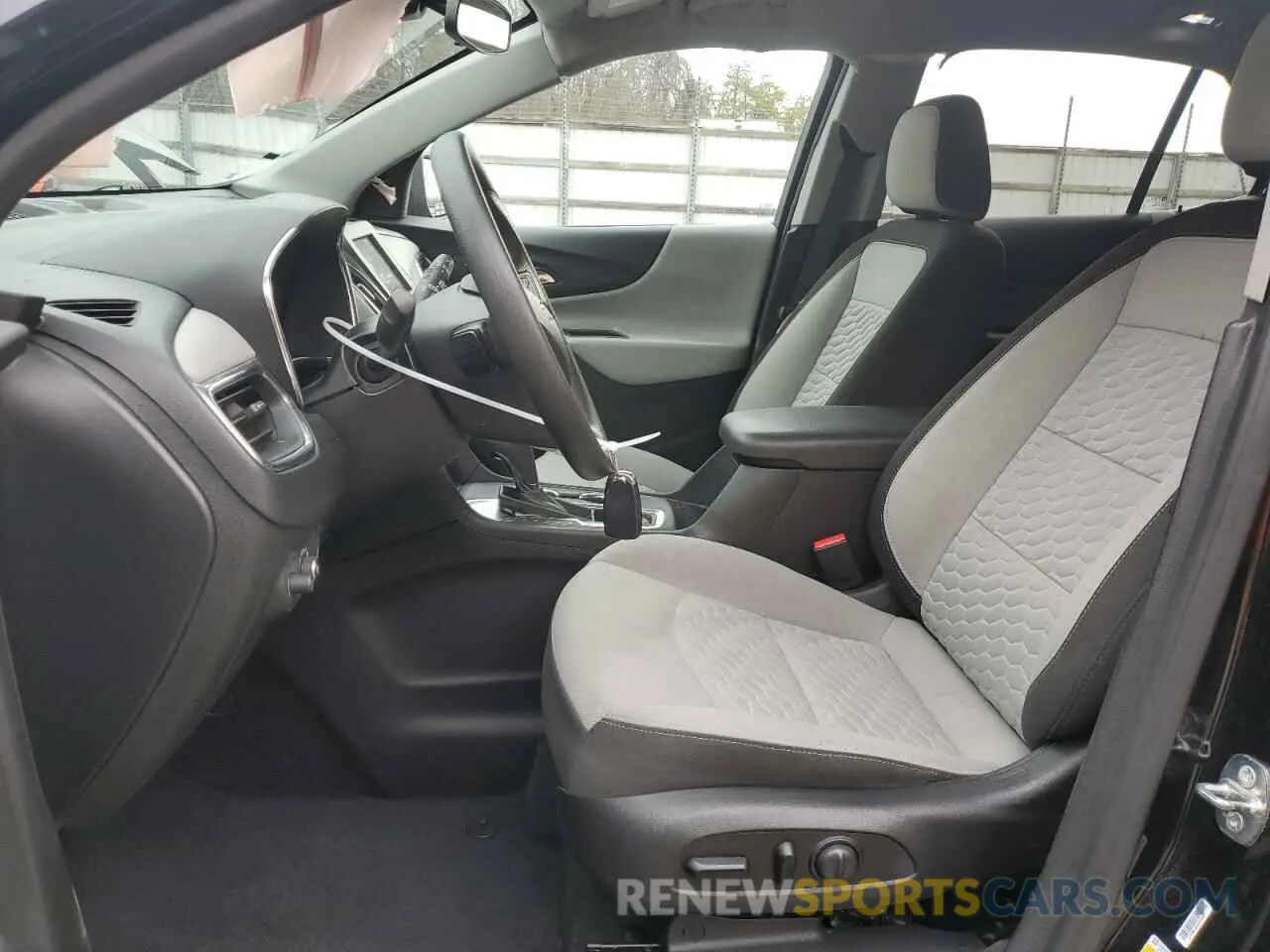 7 fotografías del automóvil dañado 2GNAXHEV9M6106955 CHEVROLET EQUINOX 2021