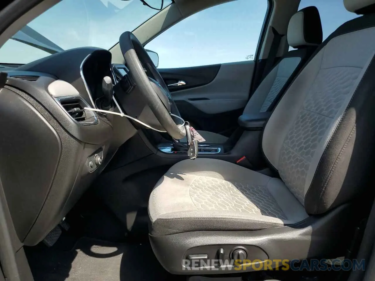 7 fotografías del automóvil dañado 2GNAXHEVXM6113008 CHEVROLET EQUINOX 2021