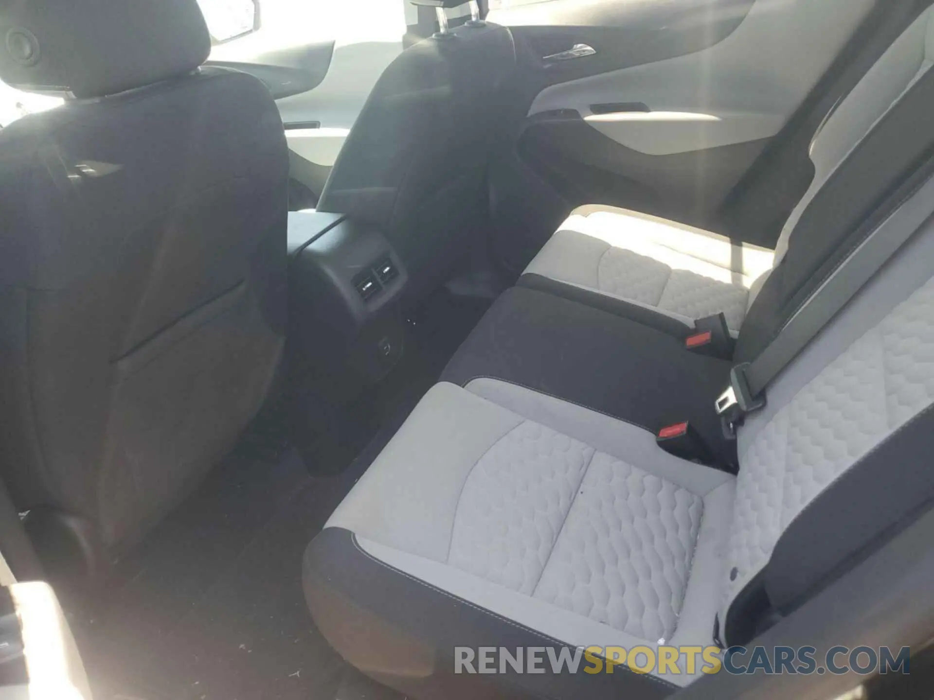 15 fotografías del automóvil dañado 2GNAXJEV2M6103399 CHEVROLET EQUINOX 2021